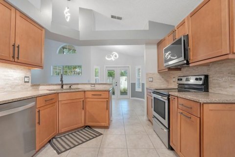 House in Apopka, Florida 3 bedrooms, 134.52 sq.m. № 2225960 - photo 10