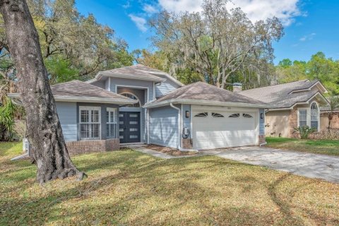 House in Apopka, Florida 3 bedrooms, 134.52 sq.m. № 2225960 - photo 2