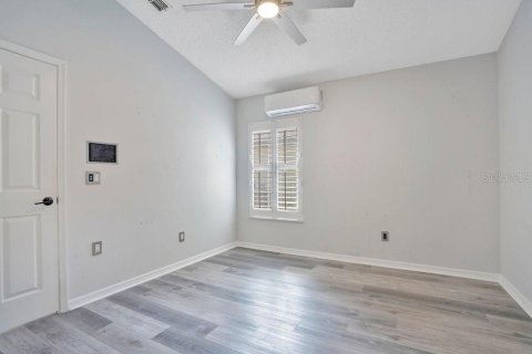 House in Apopka, Florida 3 bedrooms, 134.52 sq.m. № 2225960 - photo 27