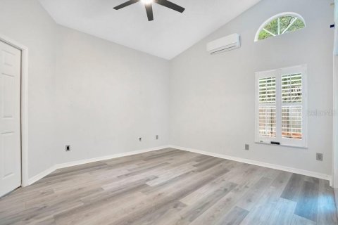 House in Apopka, Florida 3 bedrooms, 134.52 sq.m. № 2225960 - photo 18
