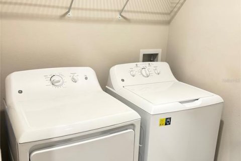 House in Wimauma, Florida 5 bedrooms, 224.36 sq.m. № 1744631 - photo 11