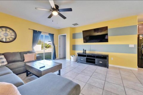 House in Wimauma, Florida 5 bedrooms, 224.36 sq.m. № 1744631 - photo 6