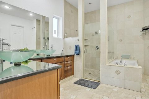 Villa ou maison à louer à Hollywood, Floride: 5 chambres, 205.13 m2 № 1878420 - photo 14