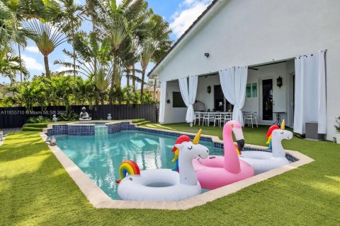 Villa ou maison à louer à Hollywood, Floride: 5 chambres, 205.13 m2 № 1878420 - photo 17