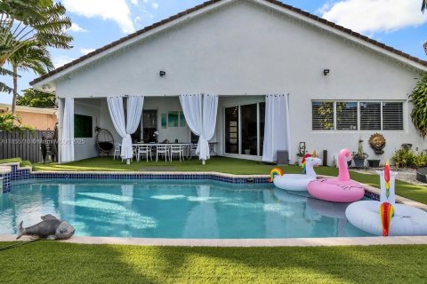 Villa ou maison à louer à Hollywood, Floride: 5 chambres, 205.13 m2 № 1878420 - photo 3