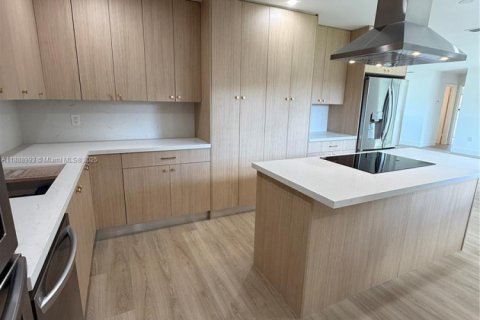 Villa ou maison à vendre à Miami, Floride: 4 chambres № 1941452 - photo 8