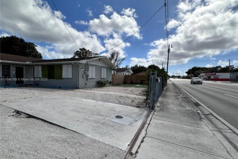 Hotel en venta en Miami, Florida № 1845663 - foto 13