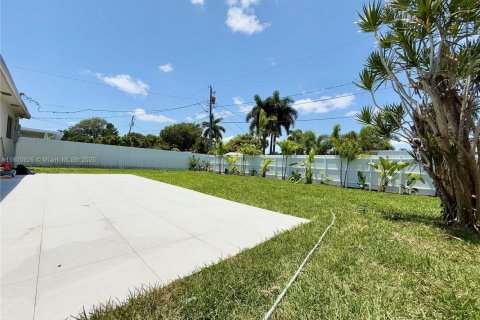 House in Dania Beach, Florida 4 bedrooms, 167.78 sq.m. № 1696439 - photo 26