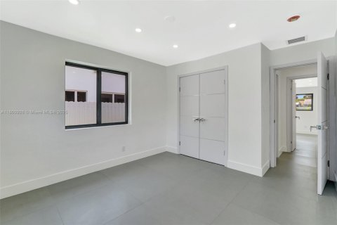 House in Dania Beach, Florida 4 bedrooms, 167.78 sq.m. № 1696439 - photo 30