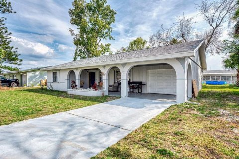 Villa ou maison à vendre à Port Charlotte, Floride: 2 chambres, 116.59 m2 № 1529099 - photo 3