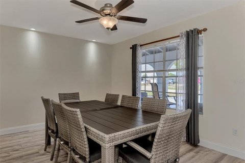 Villa ou maison à vendre à Port Charlotte, Floride: 2 chambres, 116.59 m2 № 1529099 - photo 11