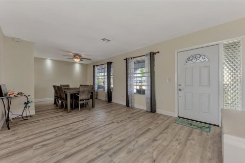 Villa ou maison à vendre à Port Charlotte, Floride: 2 chambres, 116.59 m2 № 1529099 - photo 8