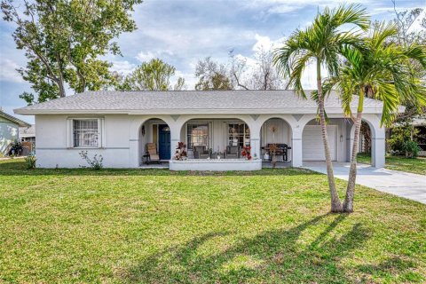 Villa ou maison à vendre à Port Charlotte, Floride: 2 chambres, 116.59 m2 № 1529099 - photo 1