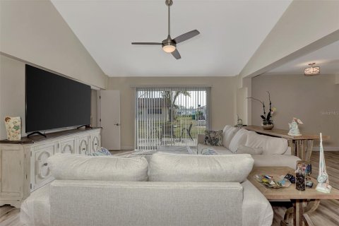 Villa ou maison à vendre à Port Charlotte, Floride: 2 chambres, 116.59 m2 № 1529099 - photo 15