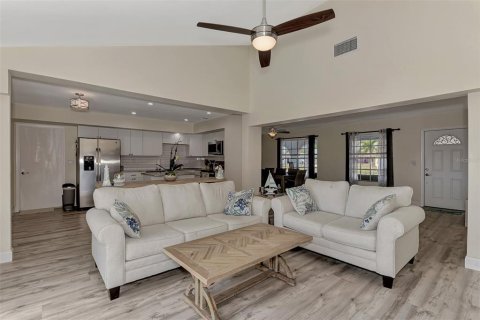 Villa ou maison à vendre à Port Charlotte, Floride: 2 chambres, 116.59 m2 № 1529099 - photo 17