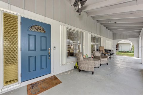 Villa ou maison à vendre à Port Charlotte, Floride: 2 chambres, 116.59 m2 № 1529099 - photo 4