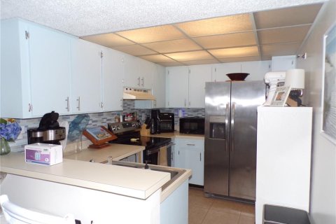 Copropriété à louer à Port Charlotte, Floride: 2 chambres, 72.74 m2 № 2416368 - photo 2