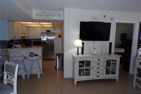 Copropriété à louer à Port Charlotte, Floride: 2 chambres, 72.74 m2 № 2416368 - photo 11