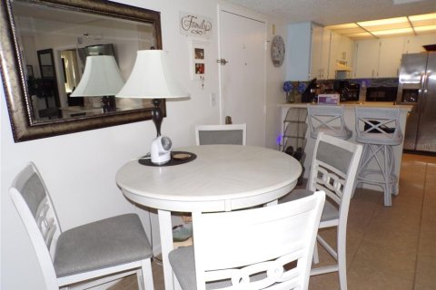 Copropriété à louer à Port Charlotte, Floride: 2 chambres, 72.74 m2 № 2416368 - photo 7