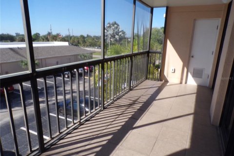 Copropriété à louer à Port Charlotte, Floride: 2 chambres, 72.74 m2 № 2416368 - photo 14