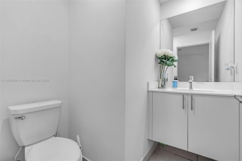 Adosado en alquiler en Doral, Florida, 3 dormitorios, 179.21 m2 № 1893332 - foto 13