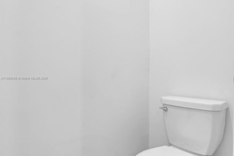 Adosado en alquiler en Doral, Florida, 3 dormitorios, 179.21 m2 № 1893332 - foto 20