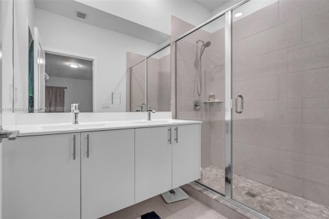 Adosado en alquiler en Doral, Florida, 3 dormitorios, 179.21 m2 № 1893332 - foto 19
