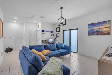 Adosado en alquiler en Doral, Florida, 3 dormitorios, 179.21 m2 № 1893332 - foto 30