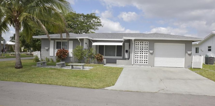 Casa en Tamarac, Florida 2 dormitorios, 146.88 m2 № 1711165