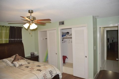 Casa en venta en Tamarac, Florida, 2 dormitorios, 146.88 m2 № 1711165 - foto 10