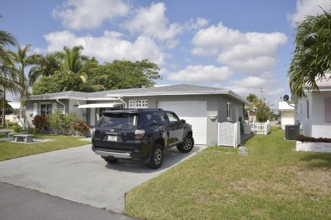 Casa en venta en Tamarac, Florida, 2 dormitorios, 146.88 m2 № 1711165 - foto 24