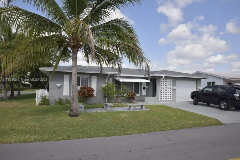 Casa en venta en Tamarac, Florida, 2 dormitorios, 146.88 m2 № 1711165 - foto 25