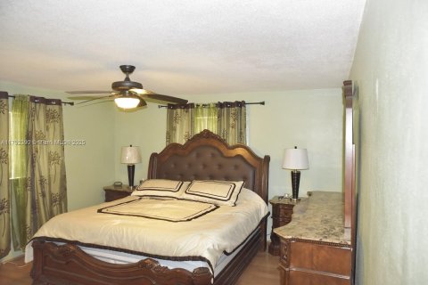 Casa en venta en Tamarac, Florida, 2 dormitorios, 146.88 m2 № 1711165 - foto 8