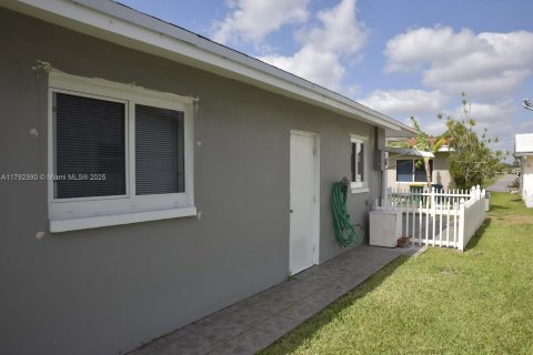 Casa en venta en Tamarac, Florida, 2 dormitorios, 146.88 m2 № 1711165 - foto 14