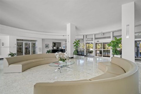 Купить коммерческую недвижимость в Майами-Бич, Флорида № 2376918 - фото 18