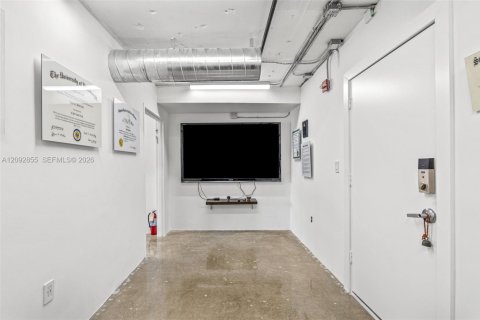 Купить коммерческую недвижимость в Майами-Бич, Флорида № 2376918 - фото 14