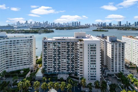 Купить коммерческую недвижимость в Майами-Бич, Флорида № 2376918 - фото 28