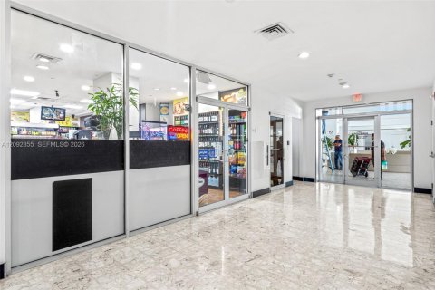 Купить коммерческую недвижимость в Майами-Бич, Флорида № 2376918 - фото 11