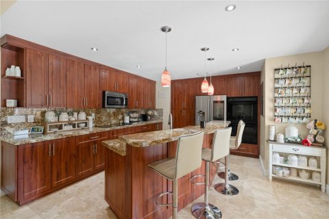 House in Miami, Florida 4 bedrooms, 203.18 sq.m. № 1839572 - photo 9