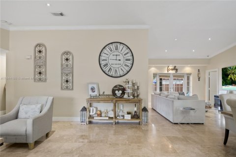 House in Miami, Florida 4 bedrooms, 203.18 sq.m. № 1839572 - photo 2