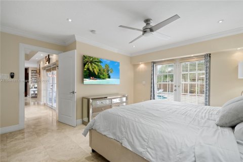 House in Miami, Florida 4 bedrooms, 203.18 sq.m. № 1839572 - photo 17