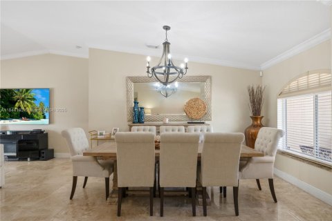 House in Miami, Florida 4 bedrooms, 203.18 sq.m. № 1839572 - photo 4