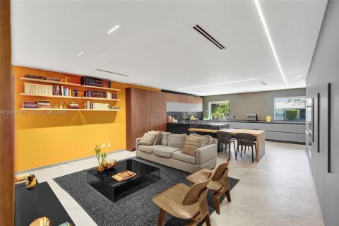 House in Miami, Florida 4 bedrooms, 265.98 sq.m. № 2241577 - photo 7