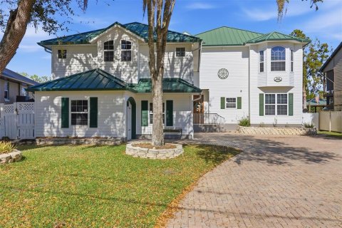 Casa en venta en Crystal River, Florida, 4 dormitorios, 291.06 m2 № 2143725 - foto 2
