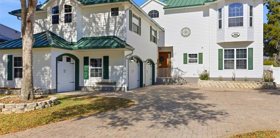 Casa en Crystal River, Florida 4 dormitorios, 291.06 m2 № 2143725