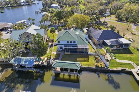 Casa en venta en Crystal River, Florida, 4 dormitorios, 291.06 m2 № 2143725 - foto 3