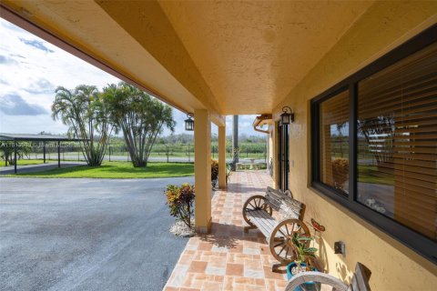 House in Miami, Florida 3 bedrooms, 231.7 sq.m. № 1760824 - photo 21