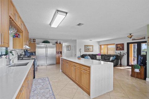 House in Miami, Florida 3 bedrooms, 231.7 sq.m. № 1760824 - photo 29