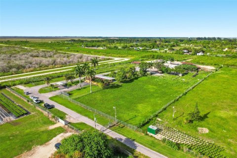 House in Miami, Florida 3 bedrooms, 231.7 sq.m. № 1760824 - photo 5