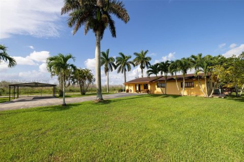 House in Miami, Florida 3 bedrooms, 231.7 sq.m. № 1760824 - photo 15